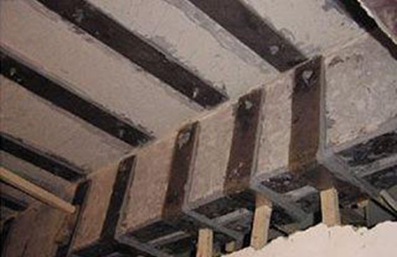 女性也是顶梁柱，建筑梁加固用粘钢加固