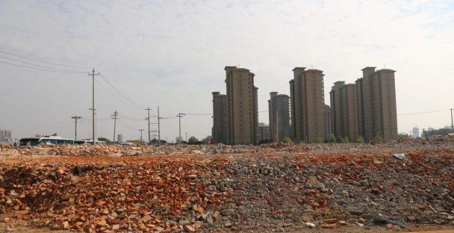 碳纤维布加固|拆迁被叫停老房子何去何从？
