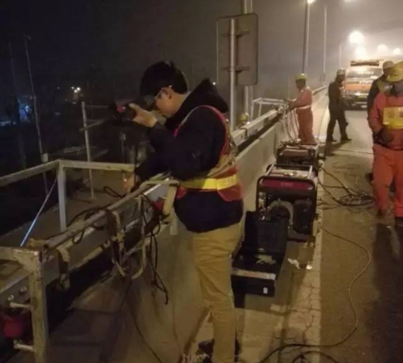 凌晨3点，南京曼卡特工程师现场技术指导中