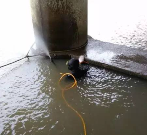 水下超级英雄碳纤维布，加固海洋建筑的隐形力量
